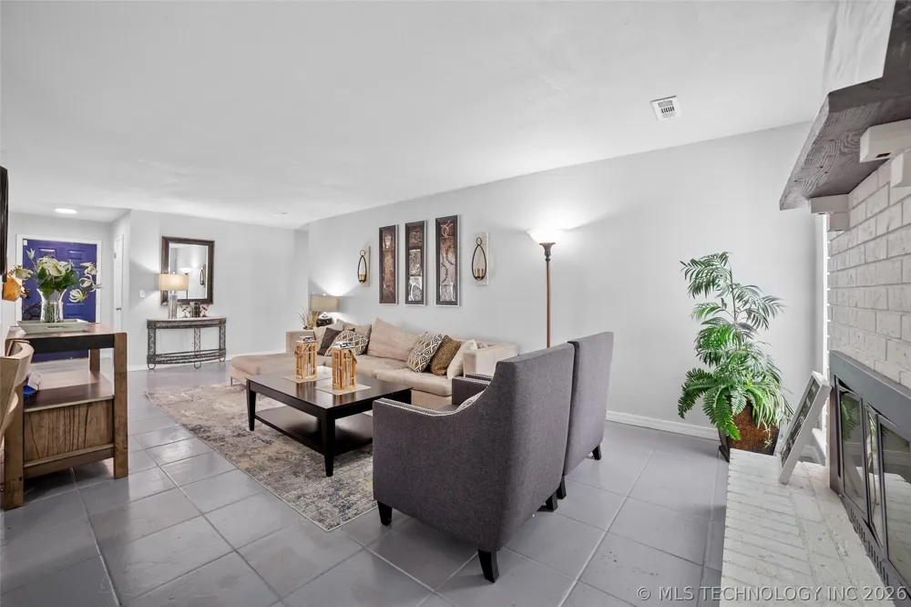 1816 S Nogales Avenue Tulsa, OK 74107