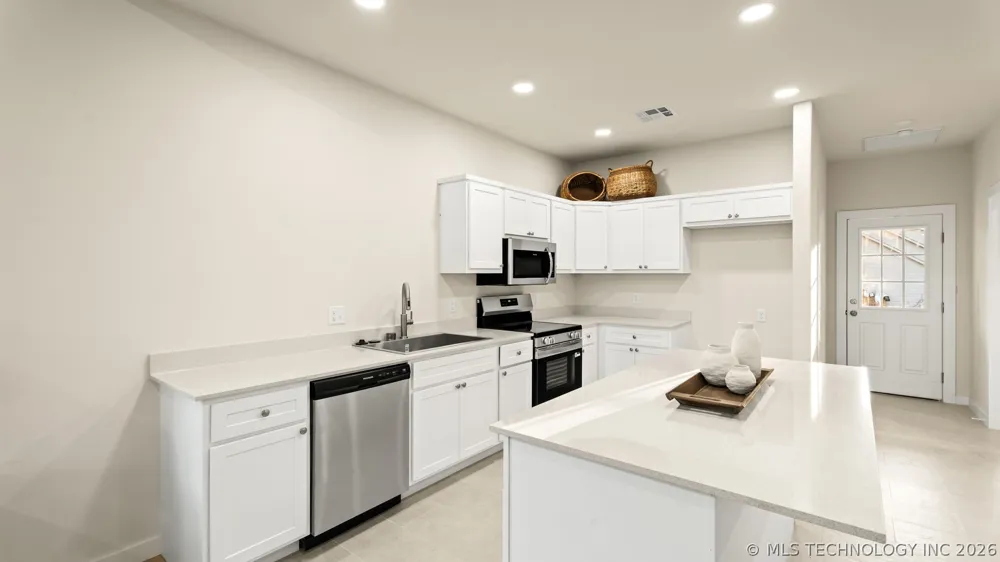1867 Rockford Drive Eufaula, OK 74432