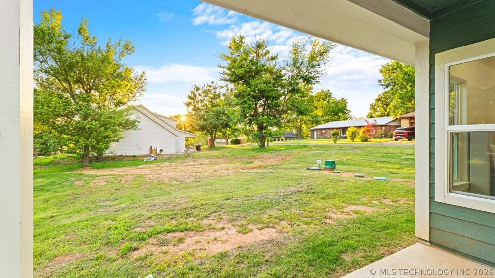 1867 Rockford Drive Eufaula, OK 74432
