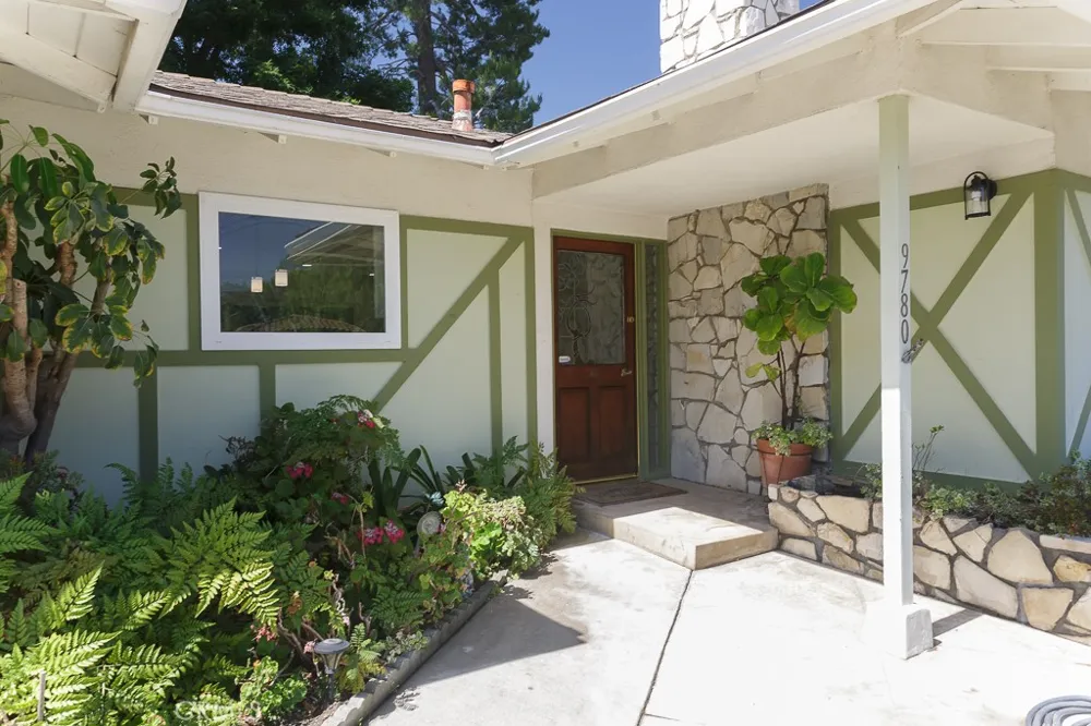 9780 Sombra Terrace Shadow Hills, CA 91040