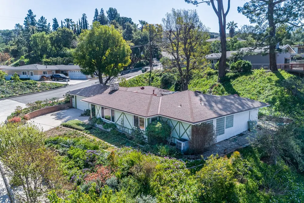 9780 Sombra Terrace Shadow Hills, CA 91040