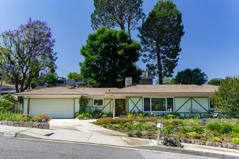 9780 Sombra Terrace
