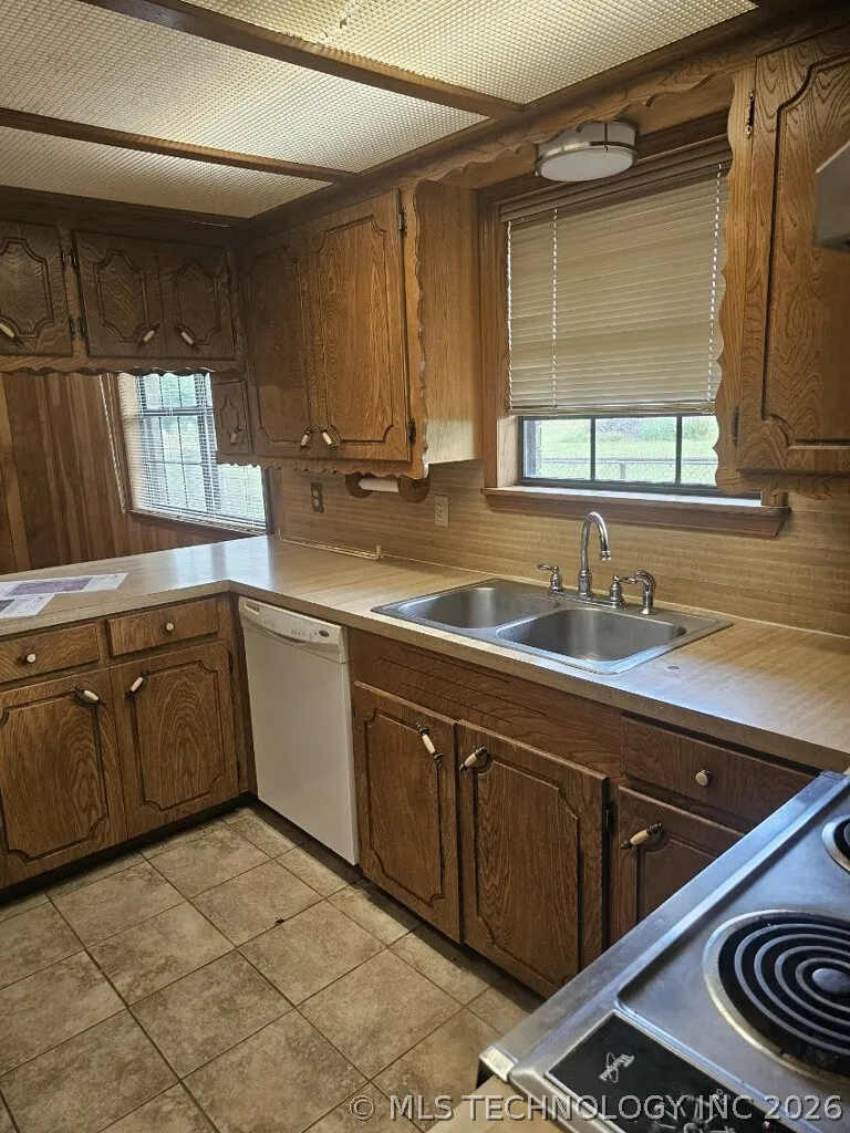 206 Grand Avenue Mannsville, OK 73447