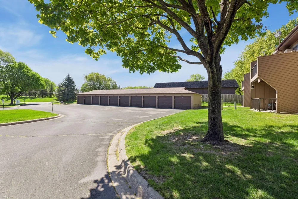 5447 Babcock Trail #S206 Inver Grove Heights, MN 55077