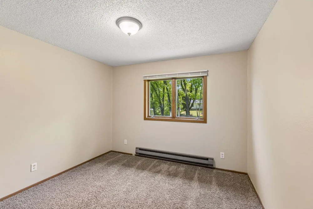 5447 Babcock Trail #S206 Inver Grove Heights, MN 55077