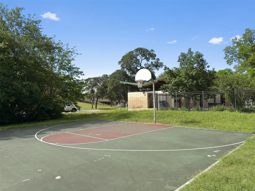 2208 Enfield Road #105 Austin, TX 78703
