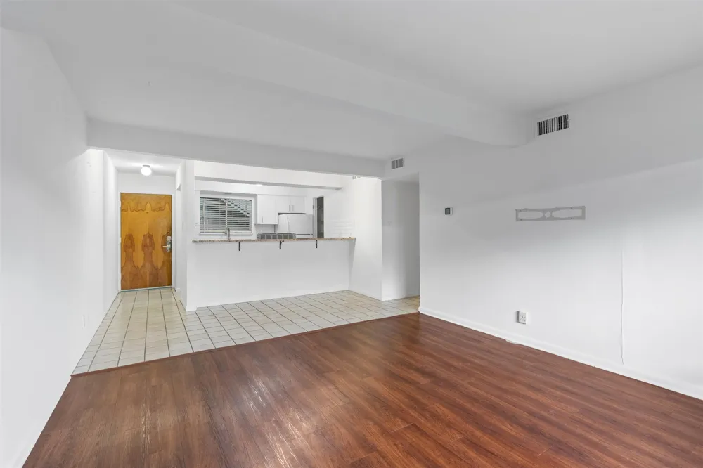 2208 Enfield Road #105 Austin, TX 78703
