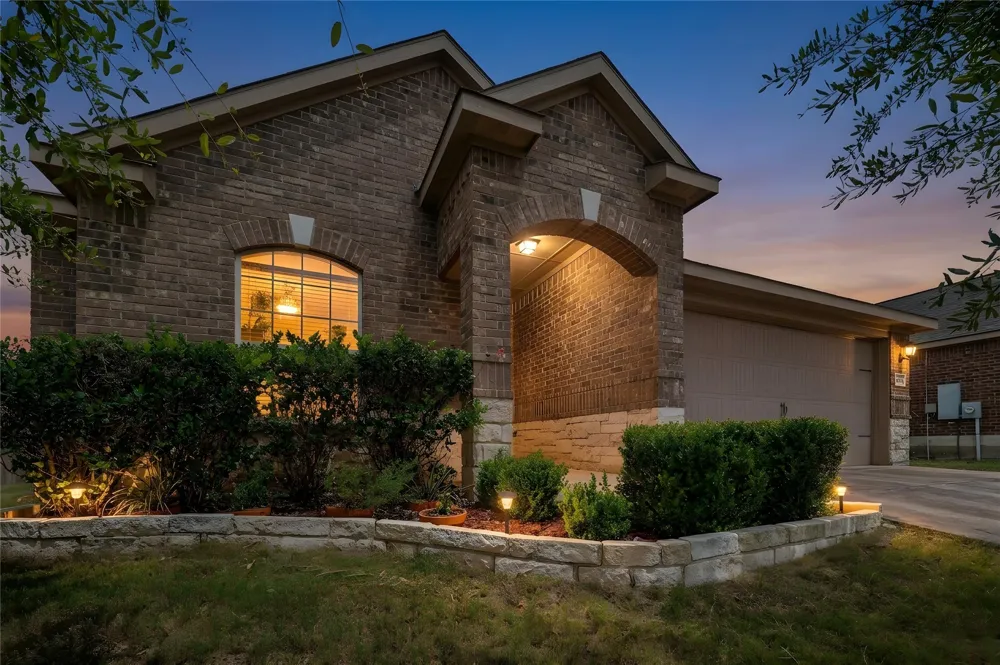 19516 Per Lange Pass Manor, TX 78653