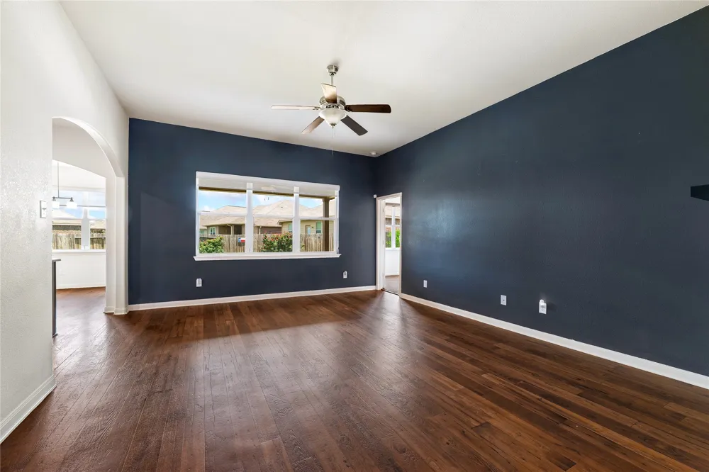 19516 Per Lange Pass Manor, TX 78653