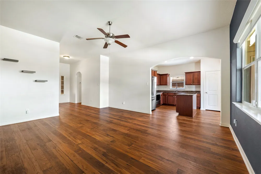 19516 Per Lange Pass Manor, TX 78653