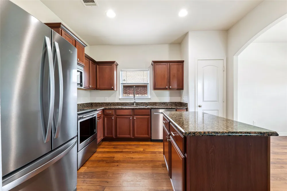19516 Per Lange Pass Manor, TX 78653