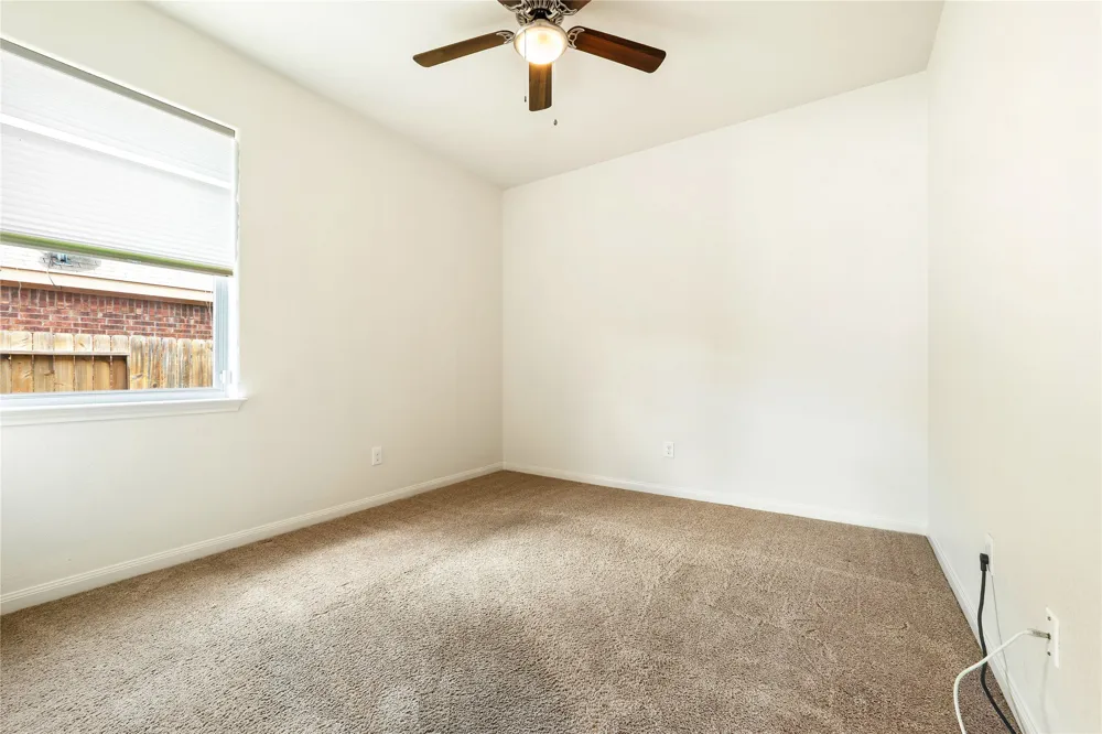 19516 Per Lange Pass Manor, TX 78653