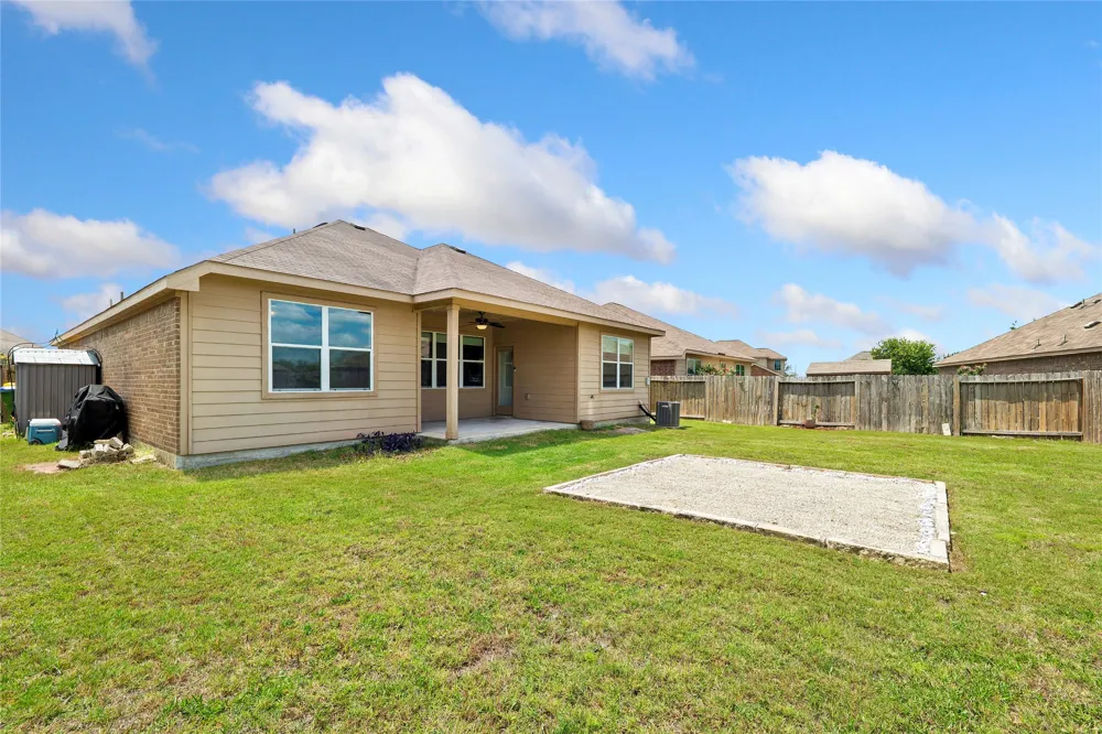 19516 Per Lange Pass Manor, TX 78653