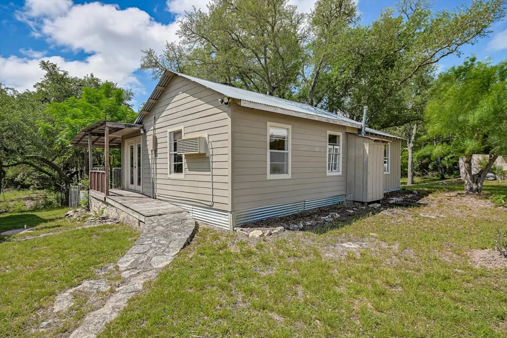 4553 McCall Creek Road Blanco, TX 78606