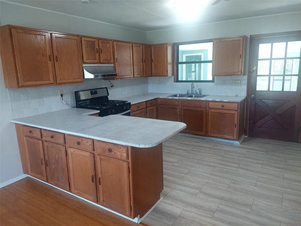 4553 McCall Creek Road Blanco, TX 78606