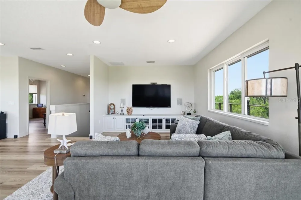 1130 S FLORIDA AVENUE Tarpon Springs, FL 34689