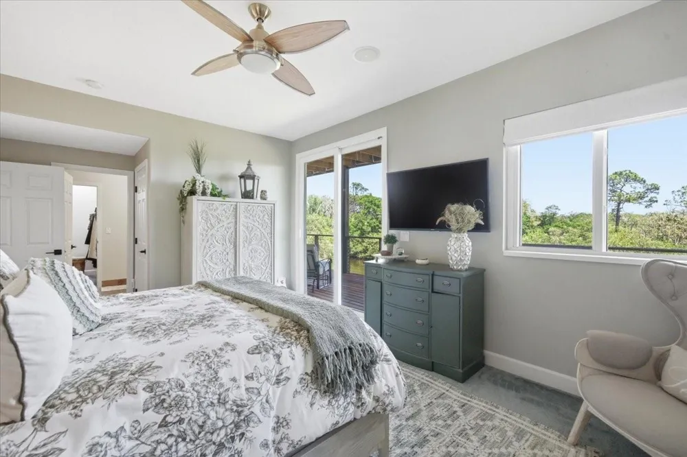 1130 S FLORIDA AVENUE Tarpon Springs, FL 34689