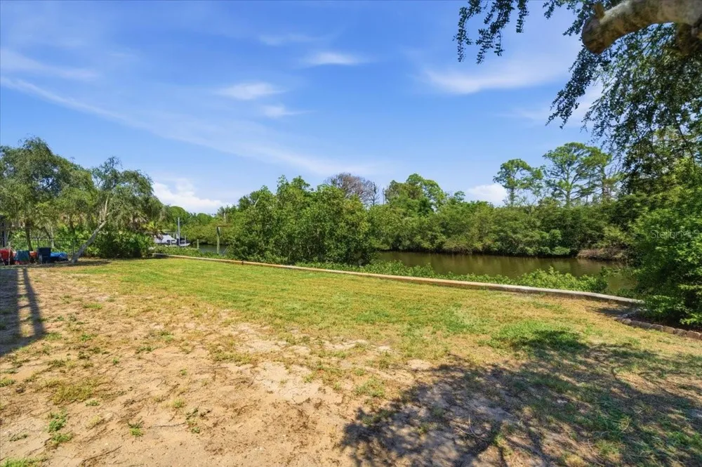 1130 S FLORIDA AVENUE Tarpon Springs, FL 34689