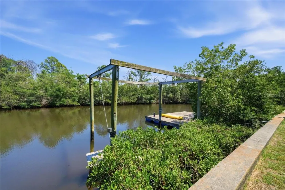 1130 S FLORIDA AVENUE Tarpon Springs, FL 34689