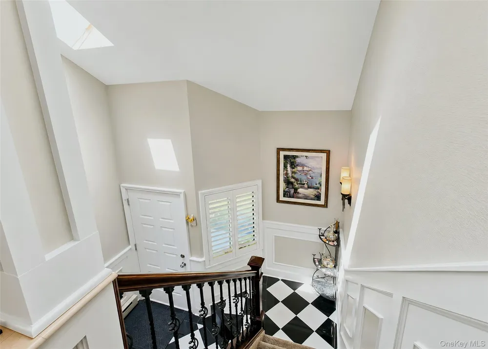 377 Quarry Pond Court Moriches, NY 11955