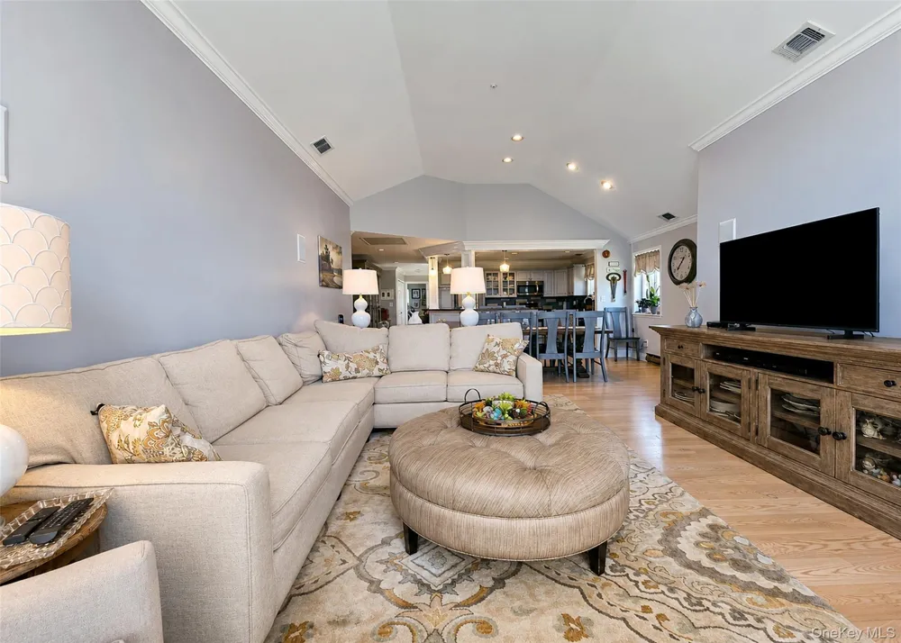 377 Quarry Pond Court Moriches, NY 11955