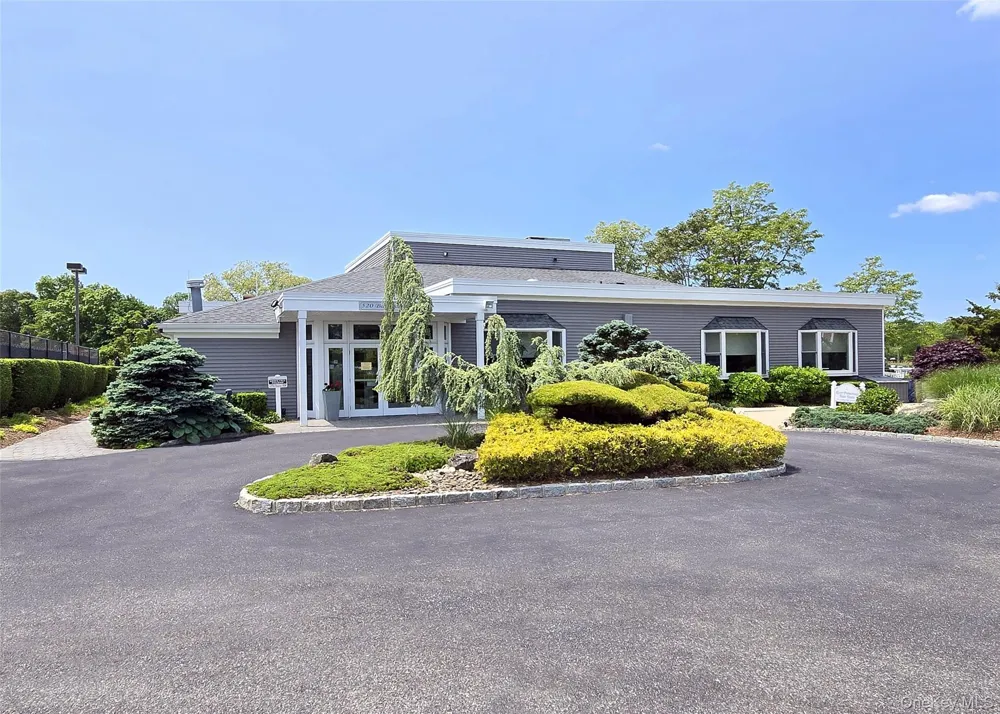 377 Quarry Pond Court Moriches, NY 11955
