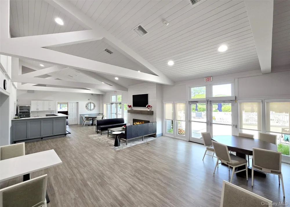 377 Quarry Pond Court Moriches, NY 11955