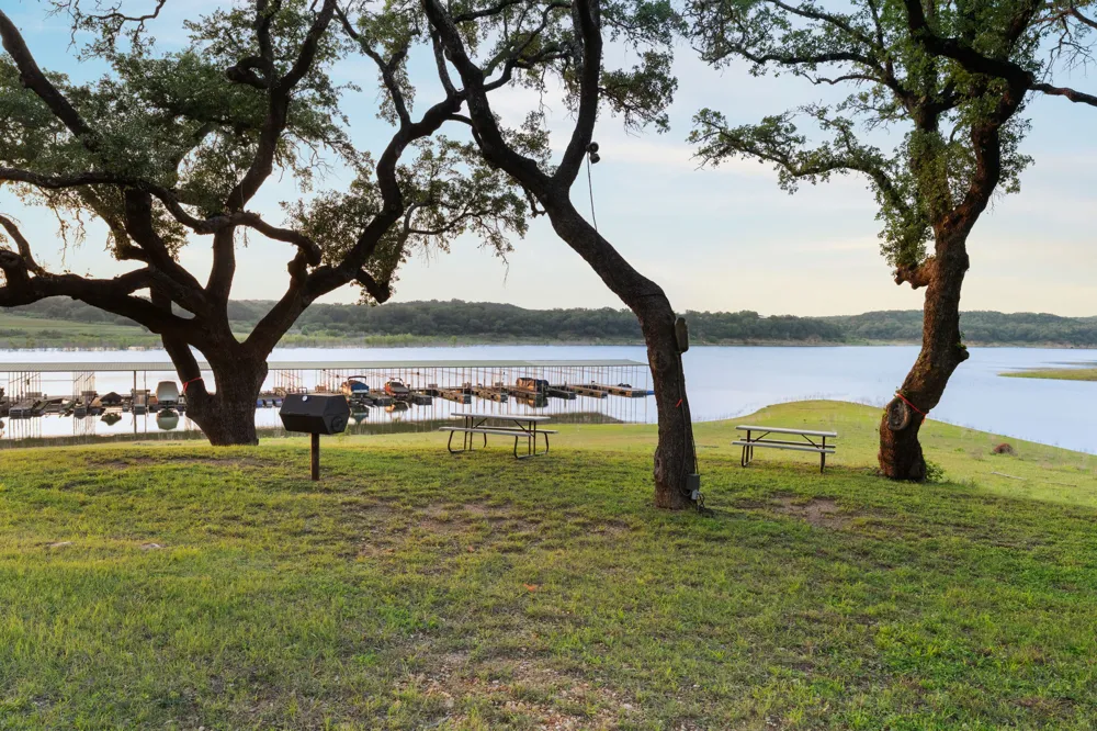 207 Cove Creek Drive Spicewood, TX 78669