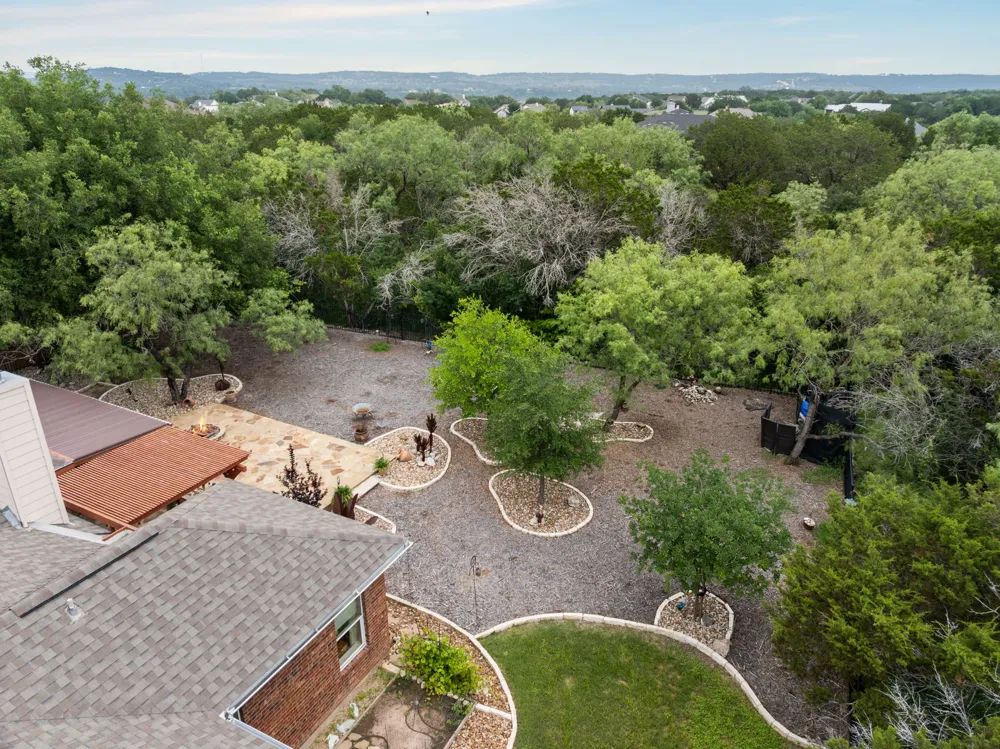 207 Cove Creek Drive Spicewood, TX 78669