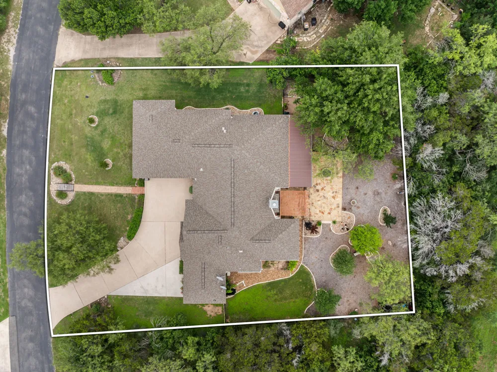 207 Cove Creek Drive Spicewood, TX 78669