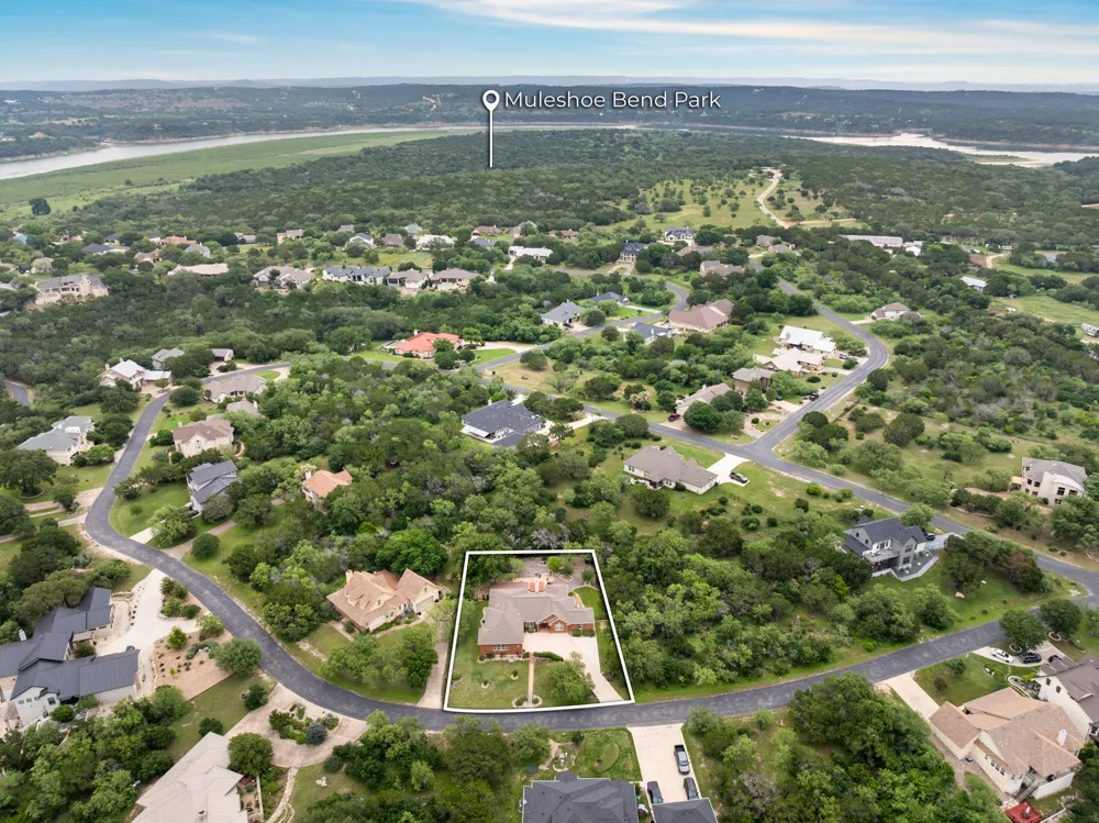 207 Cove Creek Drive Spicewood, TX 78669