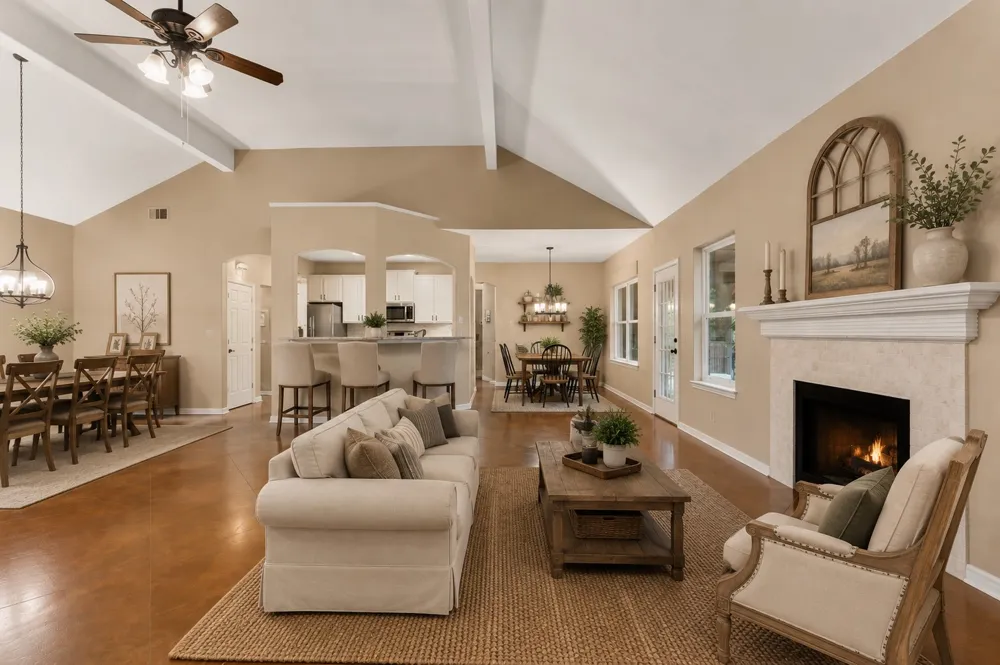 207 Cove Creek Drive Spicewood, TX 78669