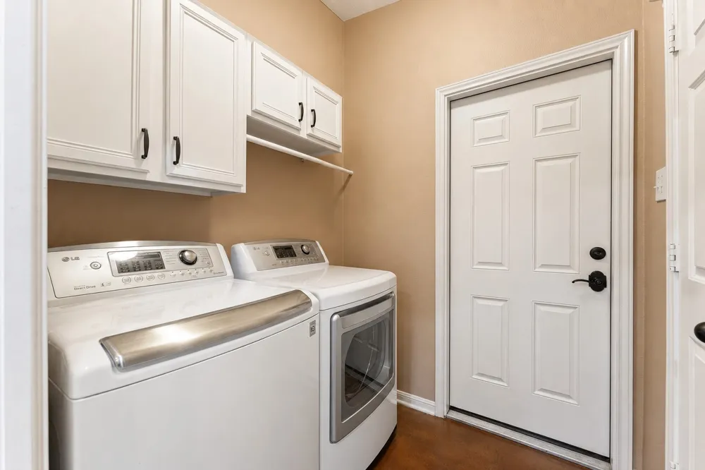 207 Cove Creek Drive Spicewood, TX 78669