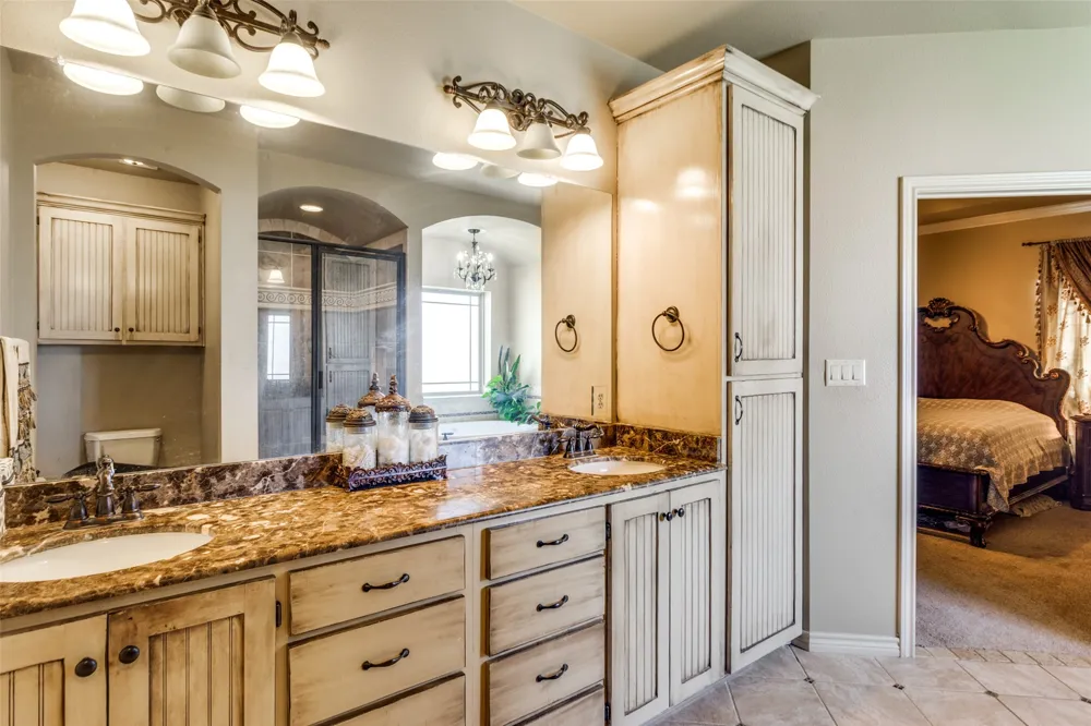 1233 County Road 3550 Paradise, TX 76073