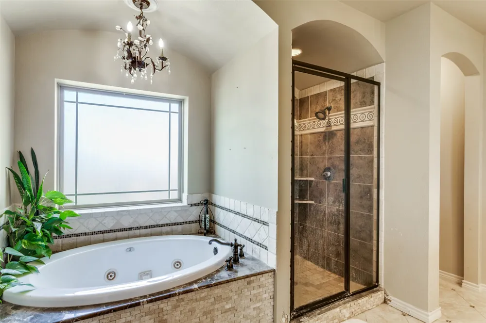 1233 County Road 3550 Paradise, TX 76073