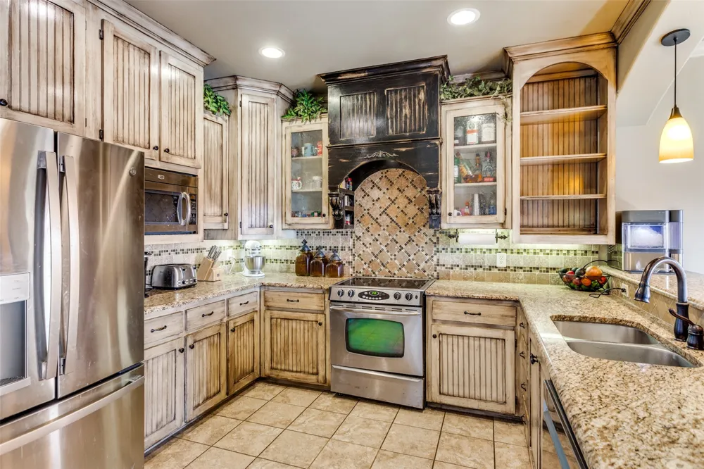 1233 County Road 3550 Paradise, TX 76073