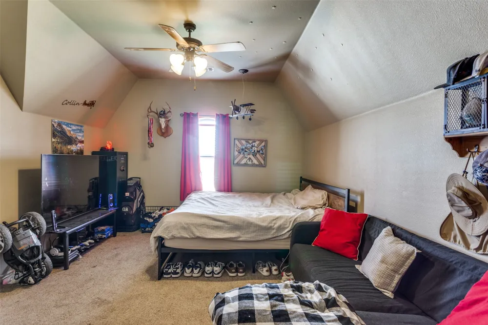 1233 County Road 3550 Paradise, TX 76073