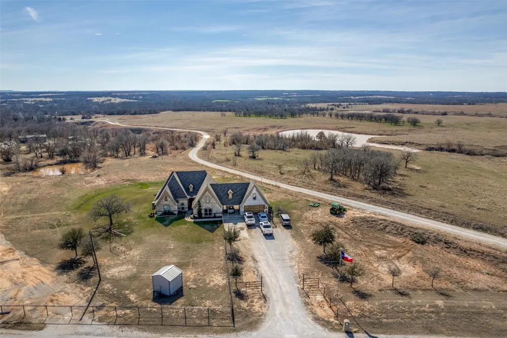 1233 County Road 3550 Paradise, TX 76073