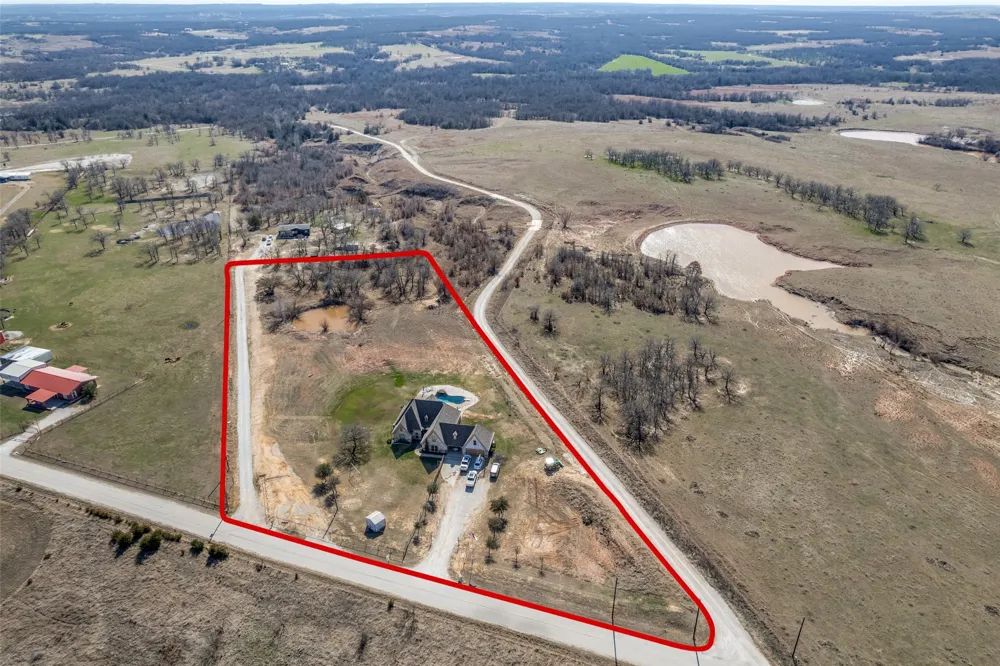 1233 County Road 3550 Paradise, TX 76073