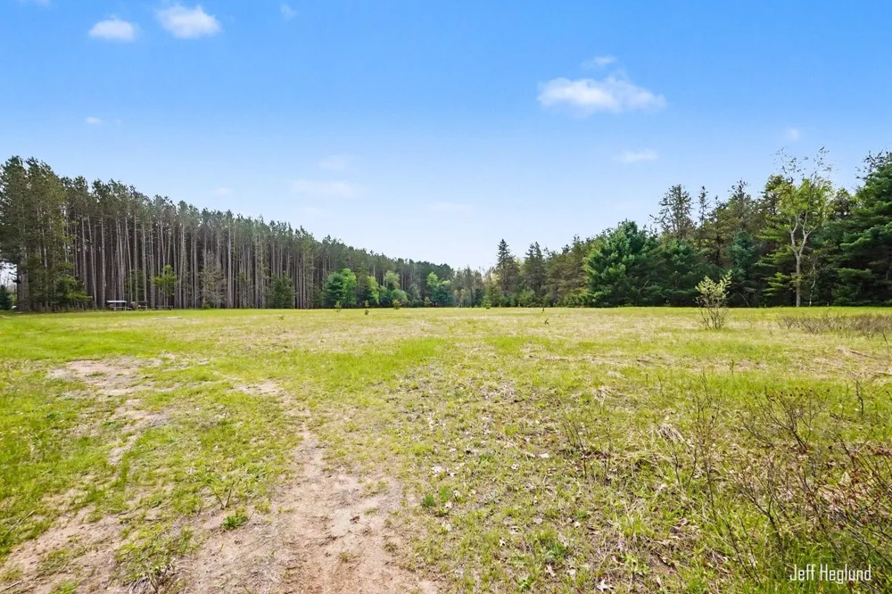 11125 W 11 Mile Road Irons, MI 49644