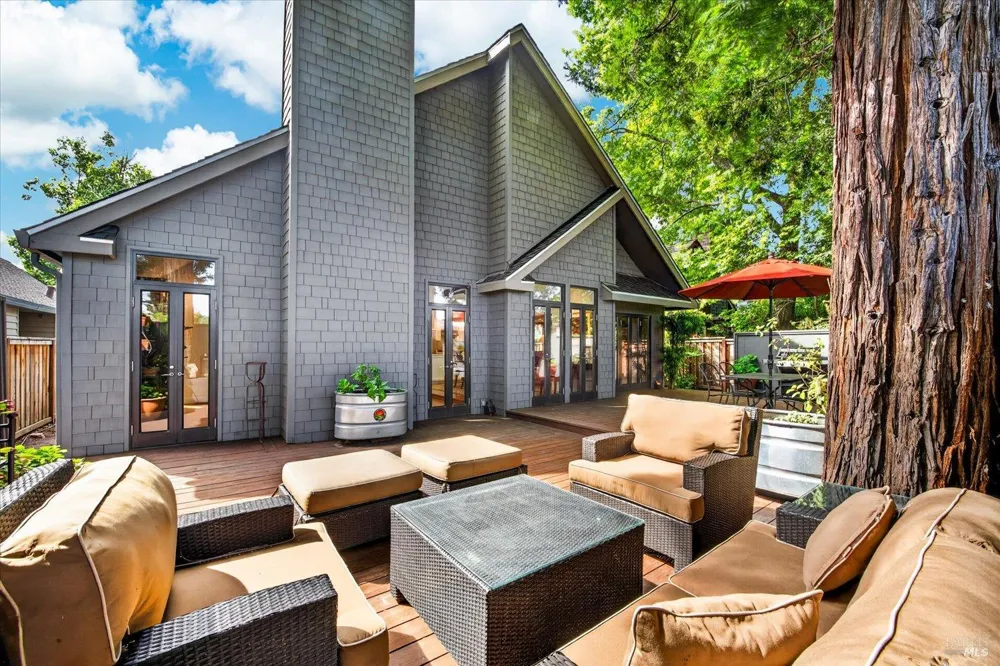 1866 Oak Circle Yountville, CA 94599