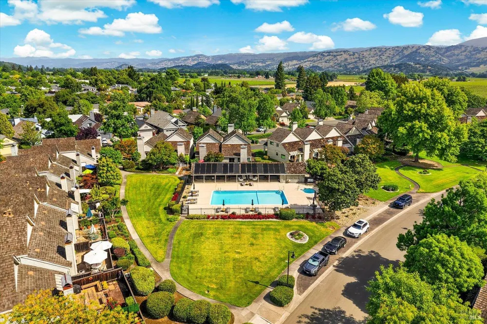 1866 Oak Circle Yountville, CA 94599