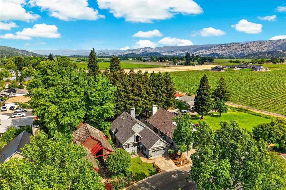1866 Oak Circle Yountville, CA 94599