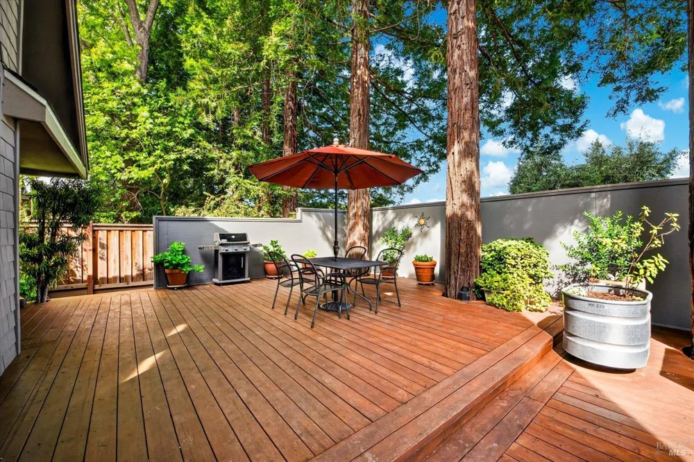 1866 Oak Circle Yountville, CA 94599