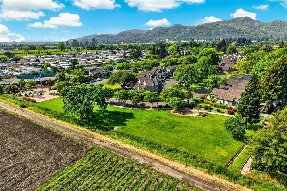 1866 Oak Circle Yountville, CA 94599