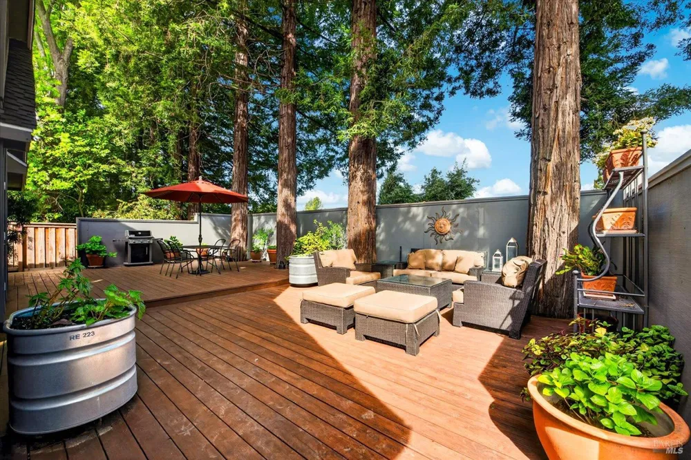 1866 Oak Circle Yountville, CA 94599