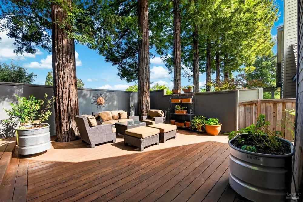 1866 Oak Circle Yountville, CA 94599