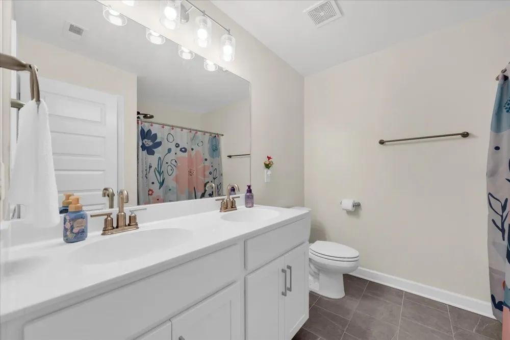 133 Dameron Pvt Dr Hendersonville, TN 37075