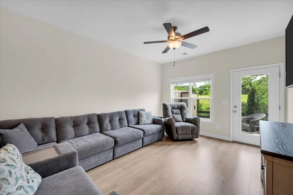 133 Dameron Pvt Dr Hendersonville, TN 37075