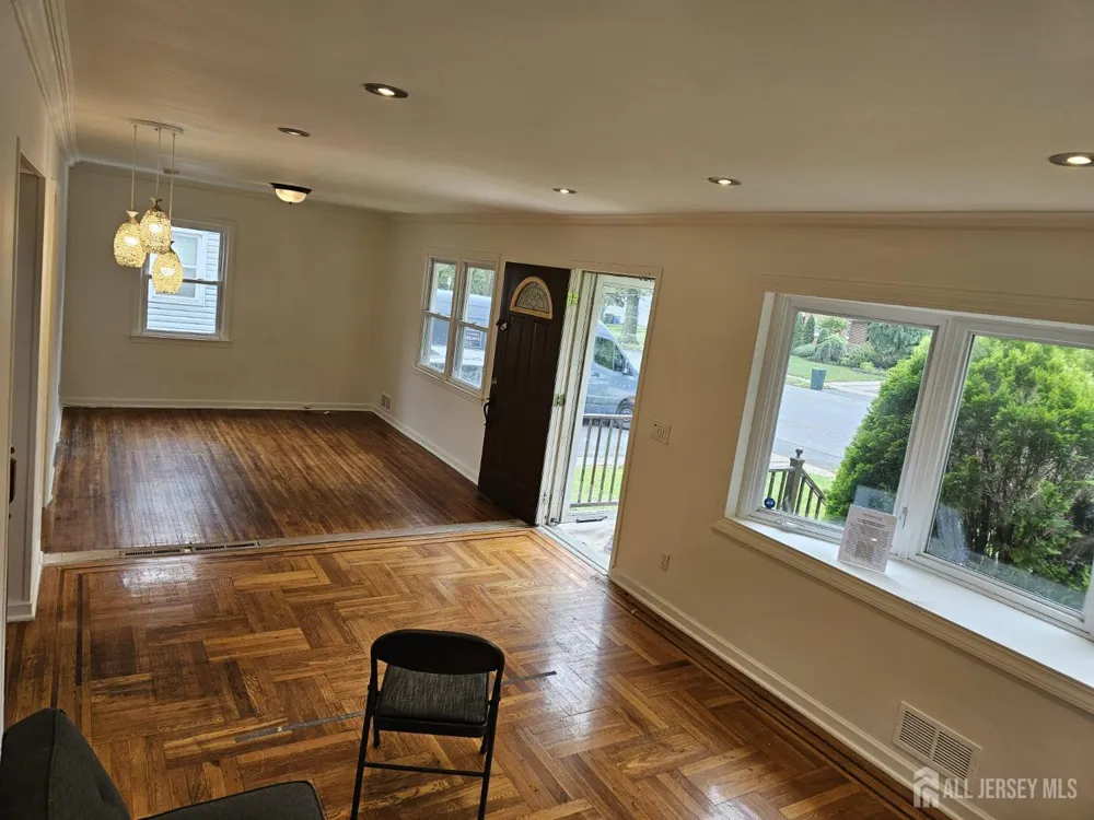 895 Madison Avenue Rahway, NJ 07065
